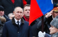 dien kremlin giai thich nguyen nhan ong putin dong y xoa nhiem ky tong thong