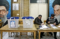 tong thong trump canh bao iran khong tan cong luc luong my