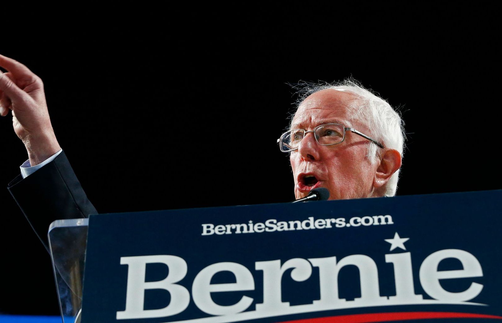 Bầu cử Mỹ: Tổng thống Trump tố cáo đảng Dân chủ, Ngoại trưởng Pompeo dọa đáp trả hành động phá hoại