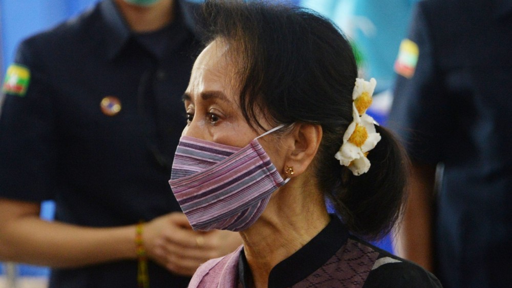 Tình hình Myanmar: Binh sĩ triển khai ngoài tòa thị chính Yangon, Internet bị gián đoạn; Truyền hình quốc gia ngừng phát sóng