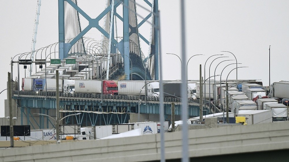 Tài xế xe tải biểu tình, Thủ tướng Canada gióng chuông báo động