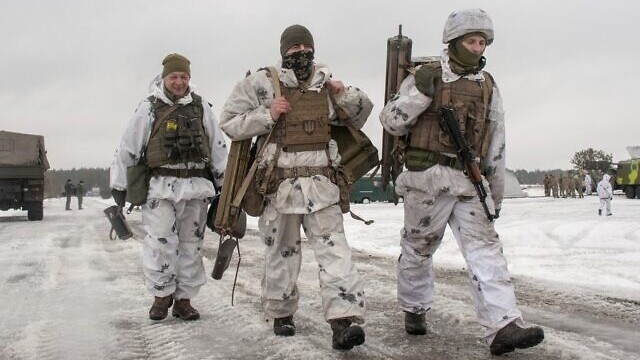 Nhiều nước đồng loạt khuyến cáo công dân rời Ukraine, Hàn Quốc ra lệnh cấm đi lại, Israel sơ tán khẩn