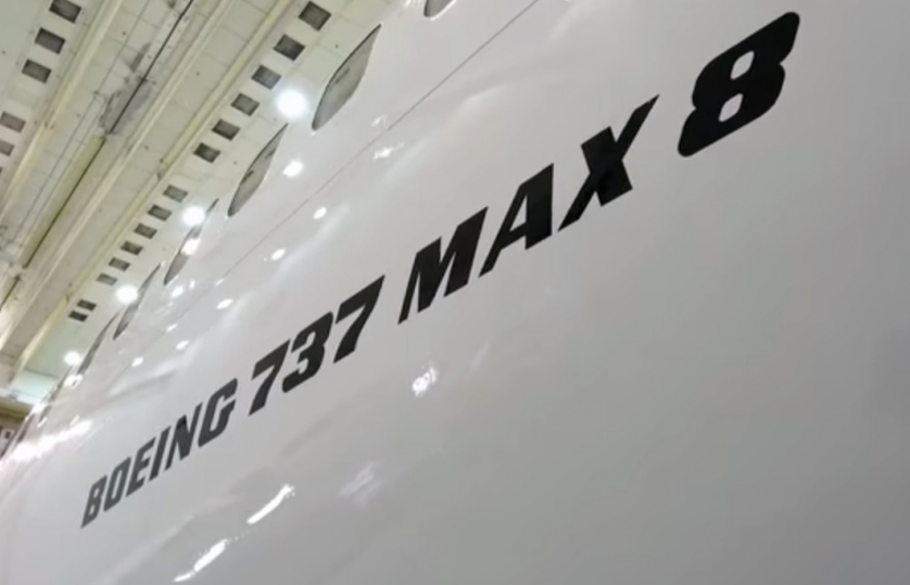 Trung Quốc đình chỉ khai thác máy bay Boeing 737-8, Boeing hoãn ra mắt sản phẩm mới