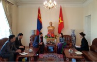 lanh dao giao hoi phat giao viet nam tham dsq viet nam tai mong co