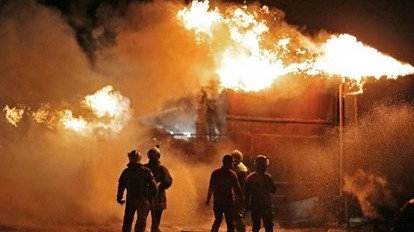 Rocket nã thẳng các cơ sở dầu mỏ ở miền Bắc Syria, cháy nổ lớn, Nga đã được thông báo