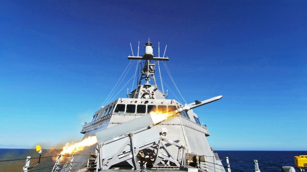 Tàu chiến Mỹ từng đi qua Biển Đông phóng thành công tên lửa chống hạm