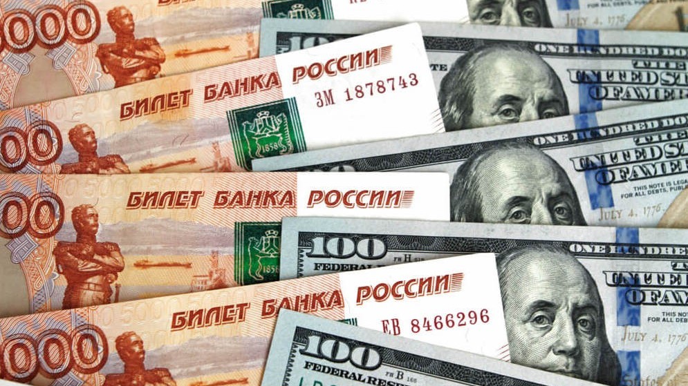 Nga tuyên bố ngừng giao dịch ngoại hối, giá xăng dầu tăng kỷ lục sau lệnh cấm của Mỹ