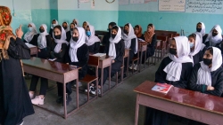 Afghanistan: HĐBA vừa yêu cầu trả lại quyền đi học cho trẻ em gái, Taliban ra luôn lệnh cấm mới với phụ nữ