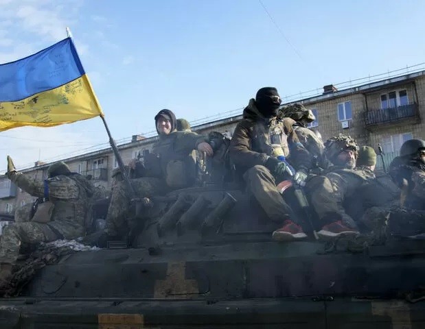 Mỹ đổ thêm lực lượng tới Đức, đề xuất gần 7 tỷ USD cho Ukraine và NATO, Tổng thống Biden tự 'thanh minh'. (Nguồn: AP) Mỹ đổ thêm lực lượng tới Đức, đề xuất gần 7 tỷ USD cho Ukraine và NATO, Tổng thống Biden tự 'thanh minh'. (Nguồn: AP)