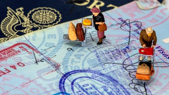 Latvia và Australia tung 'chiêu' mới nhằm vào Nga