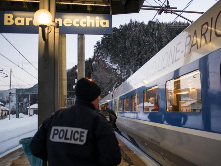 Quan hệ Pháp - Italy căng thẳng sau cáo buộc xâm nhập lãnh thổ