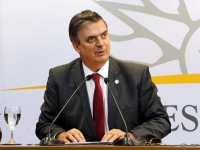 ong trump lai muon noi dai buc tuong bien gioi voi mexico