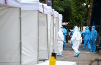 dich covid 19 hai huoc tran dau tennis bang chao ran cua djokovic tai nha rieng