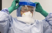 viet nam trao vat tu y te ho tro 8 nuoc ung pho dich covid 19