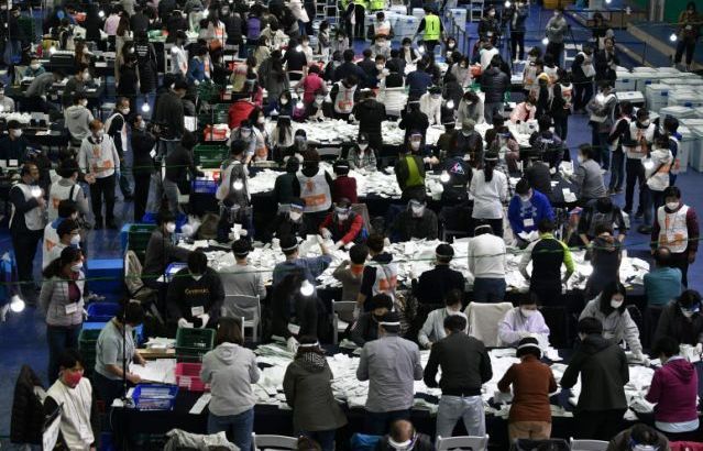 Tổng tuyển cử Hàn Quốc: Đảng cầm quyền thắng áp đảo, giành đa số tại Quốc hội lần đầu tiên sau 16 năm