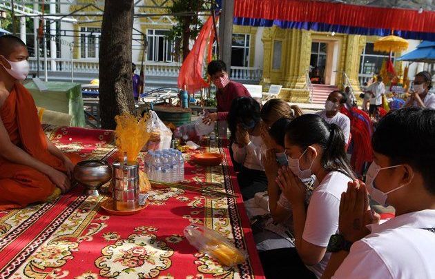 Cập nhật 14h ngày 16/4: Campuchia dỡ bỏ lệnh hạn chế đi lại, bang New York bắt buộc đeo khẩu trang phòng Covid-19 lây lan