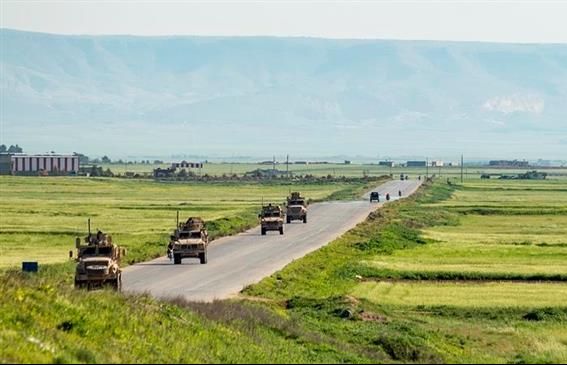 Mỹ điều đoàn xe lớn chở hàng tiếp viện cho phiến quân ở Syria