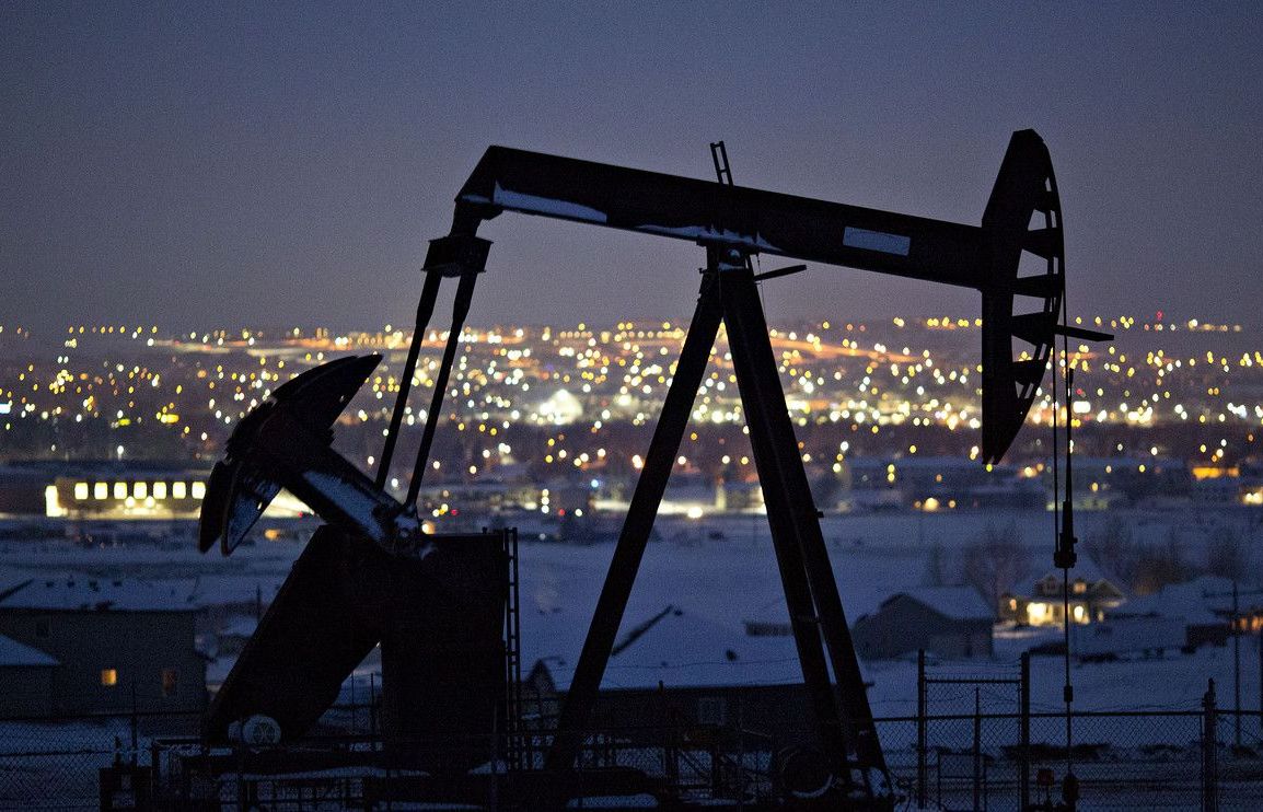 Lao dốc lịch sử, giá dầu dưới 0 USD/thùng, Tổng thống Trump tranh thủ cơ hội