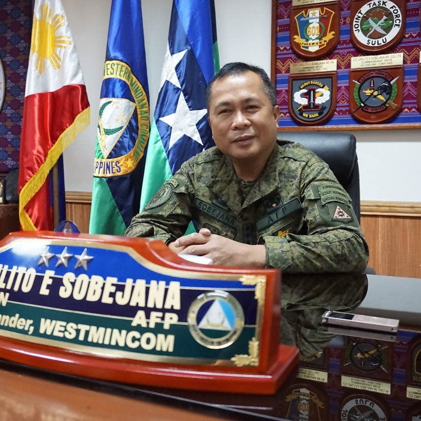 Gần khu vực hàng trăm tàu Trung Quốc neo đậu trái phép ở Biển Đông, Phillippines phát hiện thêm các cấu trúc 'phi pháp'. (Nguồn: Rappler) Gần khu vực hàng trăm tàu Trung Quốc neo đậu trái phép ở Biển Đông, Phillippines phát hiện thêm các cấu trúc 'phi pháp'. (Nguồn: Rappler)