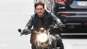 'Đỏ sự nghiệp đen tình', tài tử điện ảnh Tom Cruise và cái 'dớp' 33