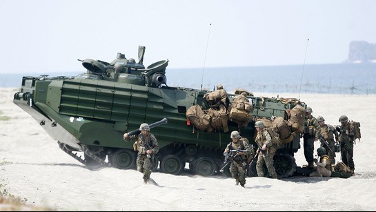 Giữa căng thẳng gia tăng với Trung Quốc, Mỹ-Philippines chuẩn bị 'vai kề vai'