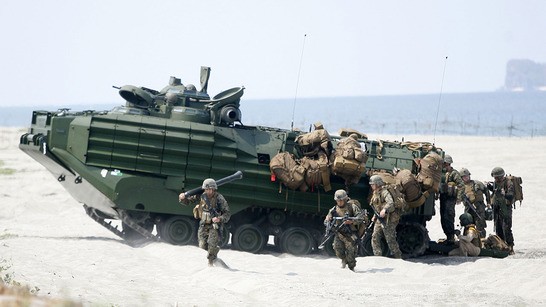 Mỹ-Philippines chuẩn bị 'vai kề vai'. (Nguồn: Rapler) Mỹ-Philippines chuẩn bị 'vai kề vai'. (Nguồn: Rapler)