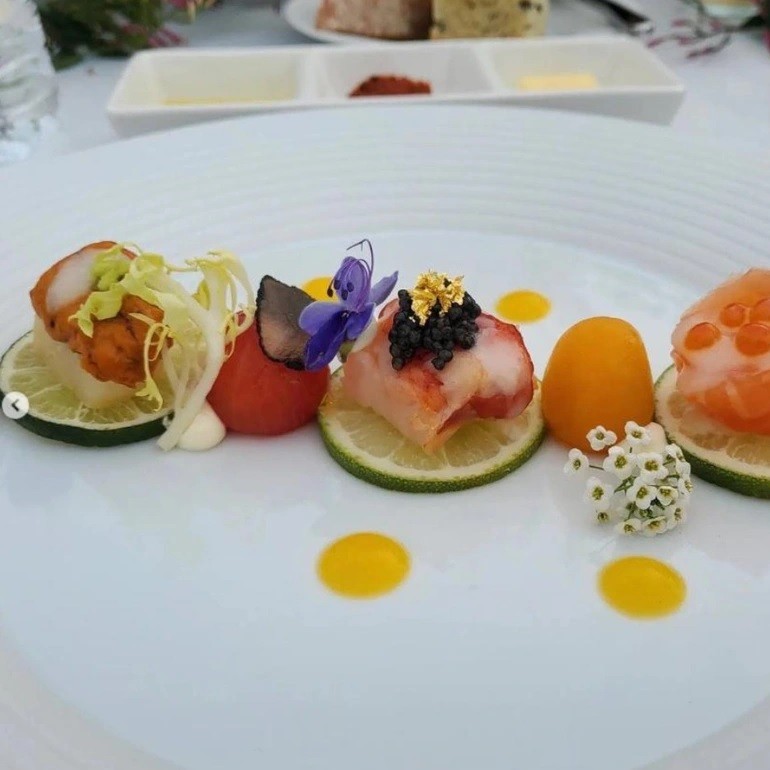 Cặp 'vợ chồng son' đình đám Hyun Bin và Son Ye-jin lần đầu lộ diện sau lễ cưới thế kỷ