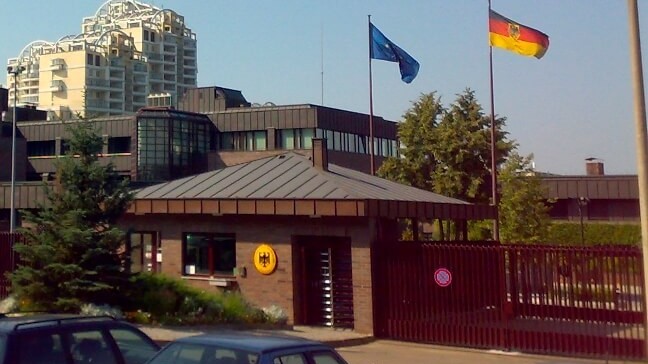 Nga mạnh tay trả đòn Đức, Berlin không phục, tuyên bố 'vô tội'