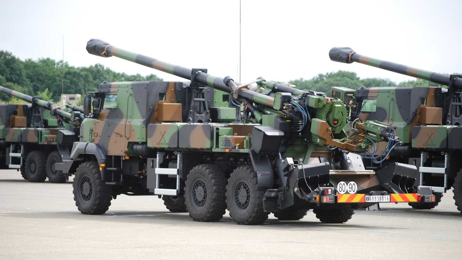 Bất chấp Nga cảnh báo, Pháp tiếp tục chuyển khí tài, Đức bơm vũ khí hạng nặng cho Ukraine