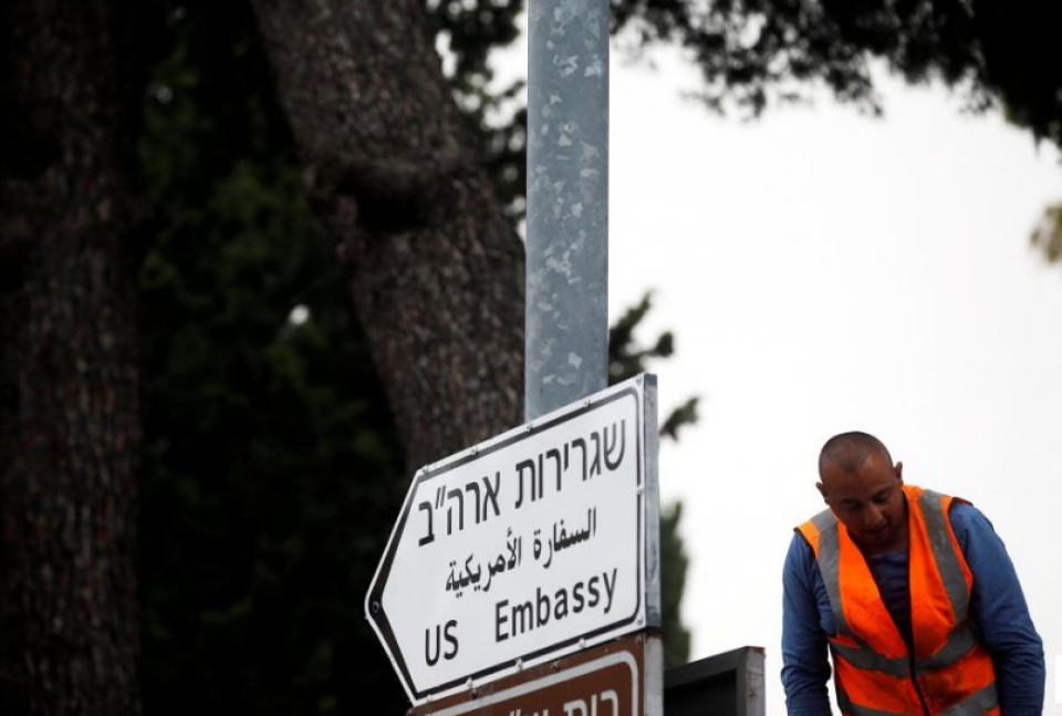 Israel dựng biển báo "Đại sứ quán Mỹ" tại Jerusalem israel dung bien bao dai su quan my tai jerusalem