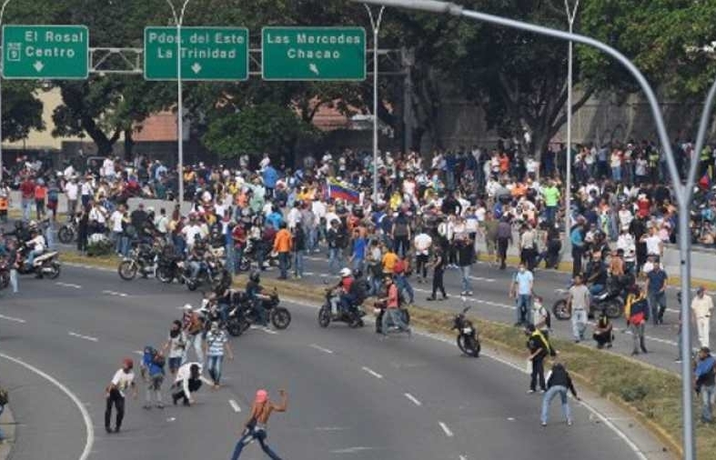 Mỹ yêu cầu các hãng hàng không nước này rời khỏi Venezuela trong 48 giờ