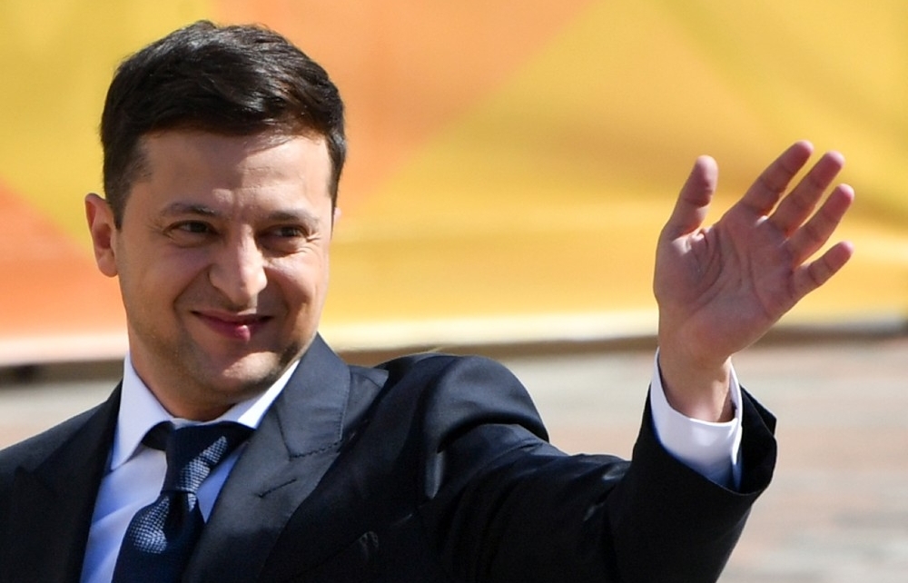 Mới chưa đủ nới cũ. Thách thức nào chờ đợi tân Tổng thống Zelensky?