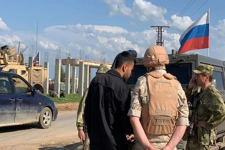 Tình hình Syria: Thổ Nhĩ Kỳ tiếp tục vận chuyển trang thiết bị quân sự tới Idlib, Nga - Mỹ lại 'va chạm' tinh hinh syria tho nhi ky tiep tuc van chuyen trang thiet bi quan su toi idlib nga my va cham