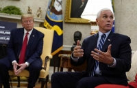 Ông Trump bác nguy cơ lây lan Covid-19 trong Chính phủ, người vào cánh phía Tây Nhà Trắng phải đeo khẩu trang