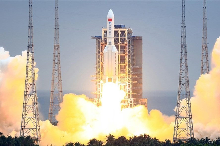 Sự cố tên lửa Trường Chinh 5B của Trung Quốc: Hàn-Mỹ thảo luận cách ứng phó, Washington có định bắn hạ? (Nguồn: THX)