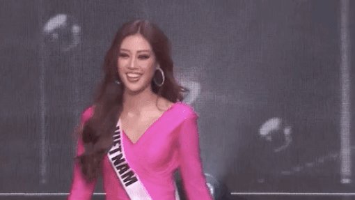 Bán kết Miss Universe 2020: Hoa hậu Khánh Vân nổi bần bật khoe trình catwalk