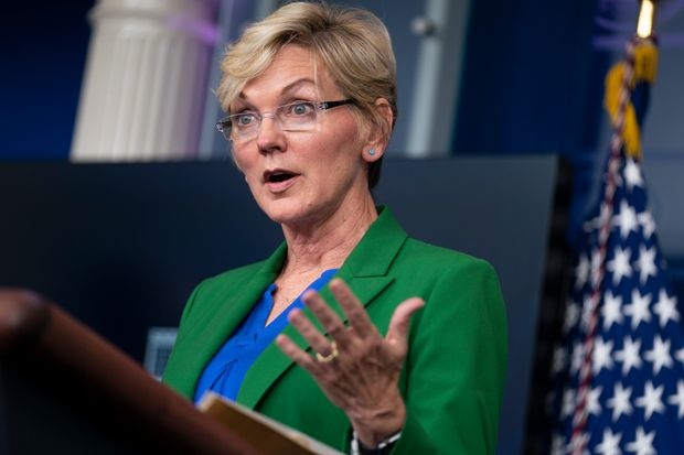 Mỹ tuyên bố 'phũ': Dòng chảy phương Bắc 2 nguy hiểm, vận chuyển nguồn khí 'bẩn' nhất Trái đất. (Nguồn: AP)