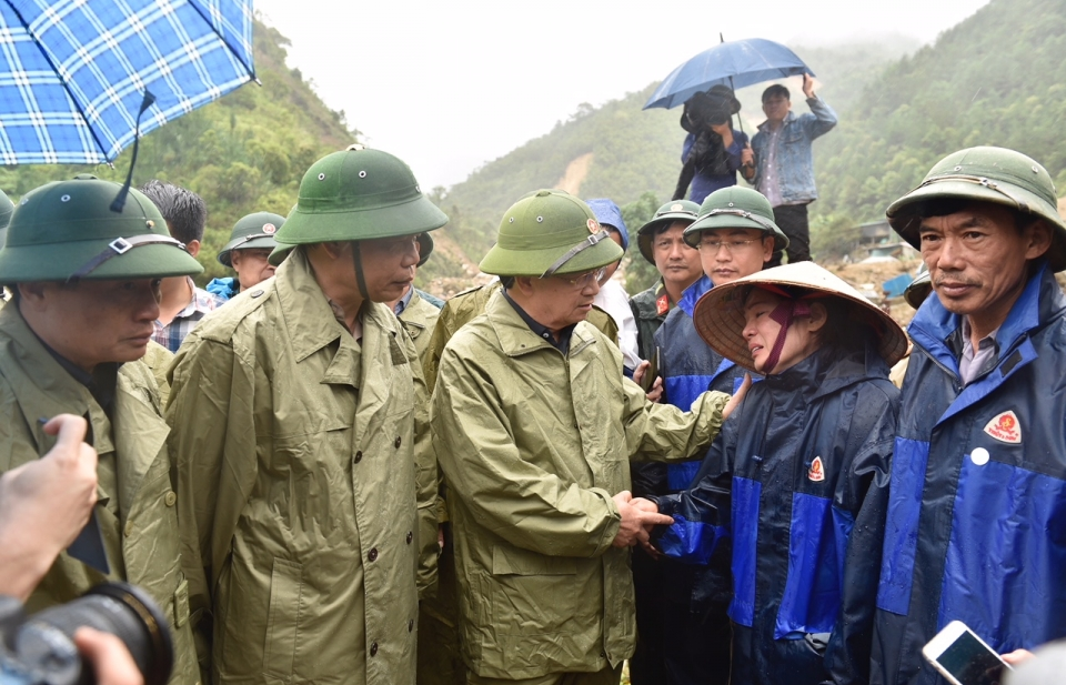 Phó Thủ tướng: Ưu tiên toàn lực tìm kiếm người mất tích, ổn định đời sống người dân
