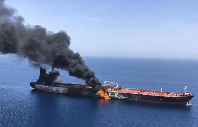 Sau sự cố tàu chở dầu, Ấn Độ triển khai 2 tàu hải quân đến Vịnh Oman