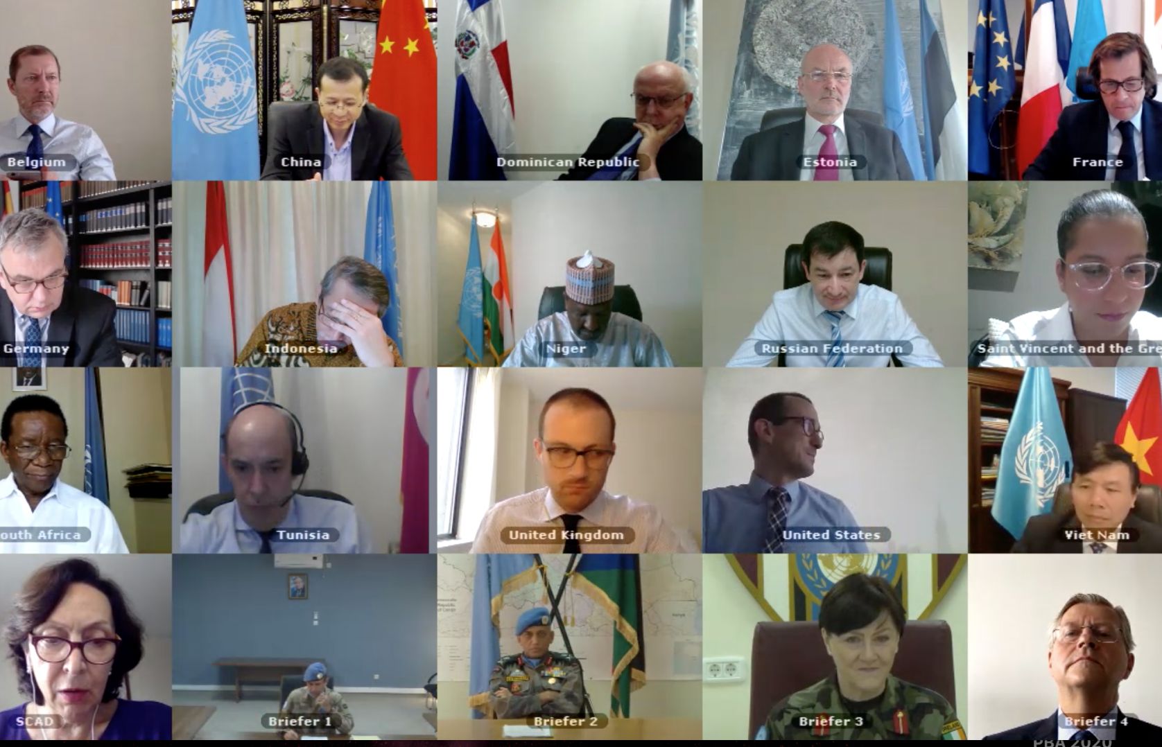 hop truc tuyen hoi dong bao an viet nam keu goi bao ve nguoi dan dac biet la phu nu va tre em o mali