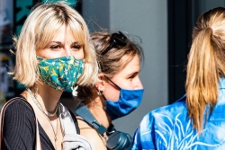 Dịch covid-19: nghiên cứu chứng minh 'sự thần kỳ' của khẩu trang, canada mở cửa đón hàng nghìn người nước ngoài