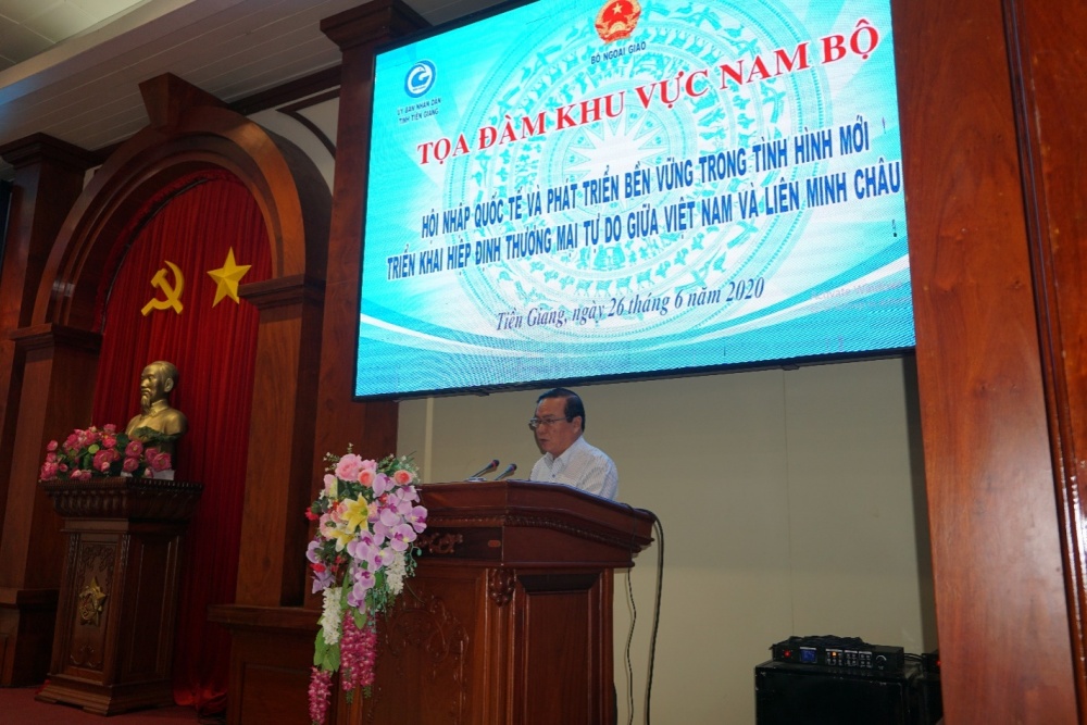 Đồng chí Phạm Anh Tuấn - Phó Chủ tịch UBND tỉnh Tiền Giang phát biểu chào mừng Hội nghị. bo ngoai giao day manh ho tro cac dia phuong phia nam hoi nhap quoc te thuc thi evfta 2