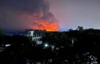 Bangladesh: Hỏa hoạn lớn sau vụ nổ rung chuyển, hơn 100 người thương vong