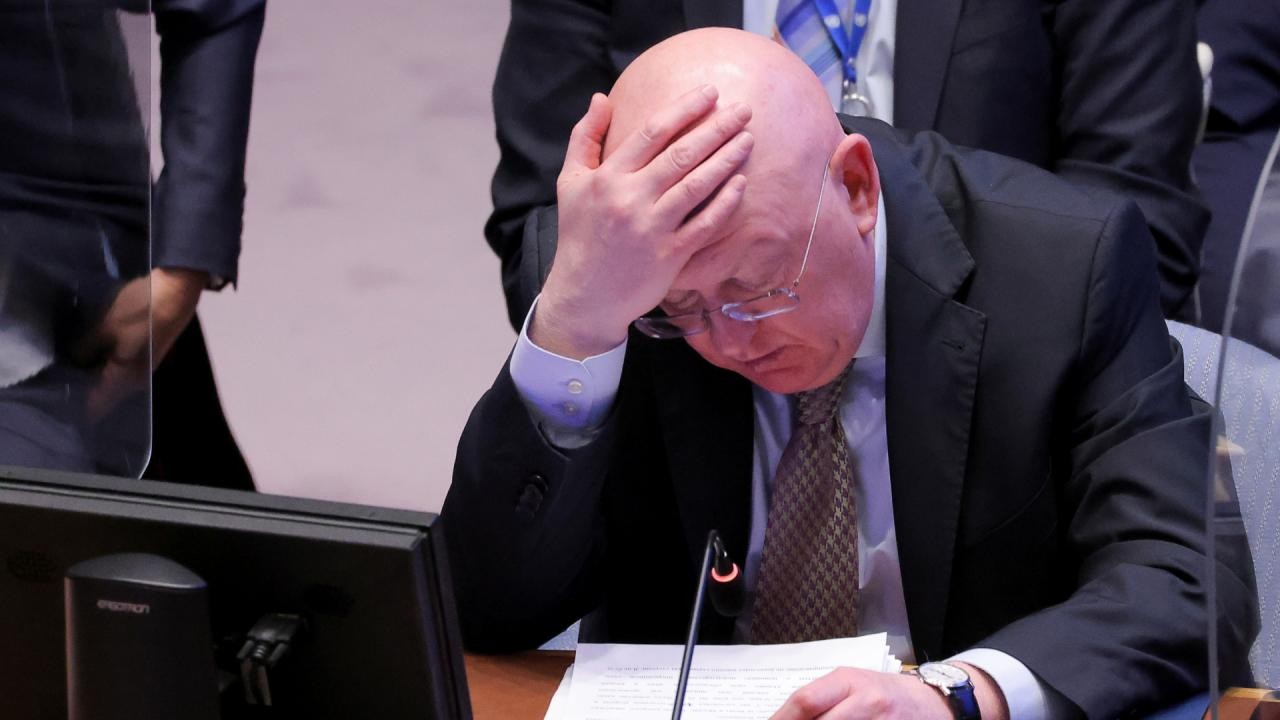 Nga tuyên bố giữ quyền mở rộng 'lằn ranh đe dọa' ở Ukraine, lý do đại diện Moscow rời cuộc họp của HĐBA? (Nguồn: Webobsever)