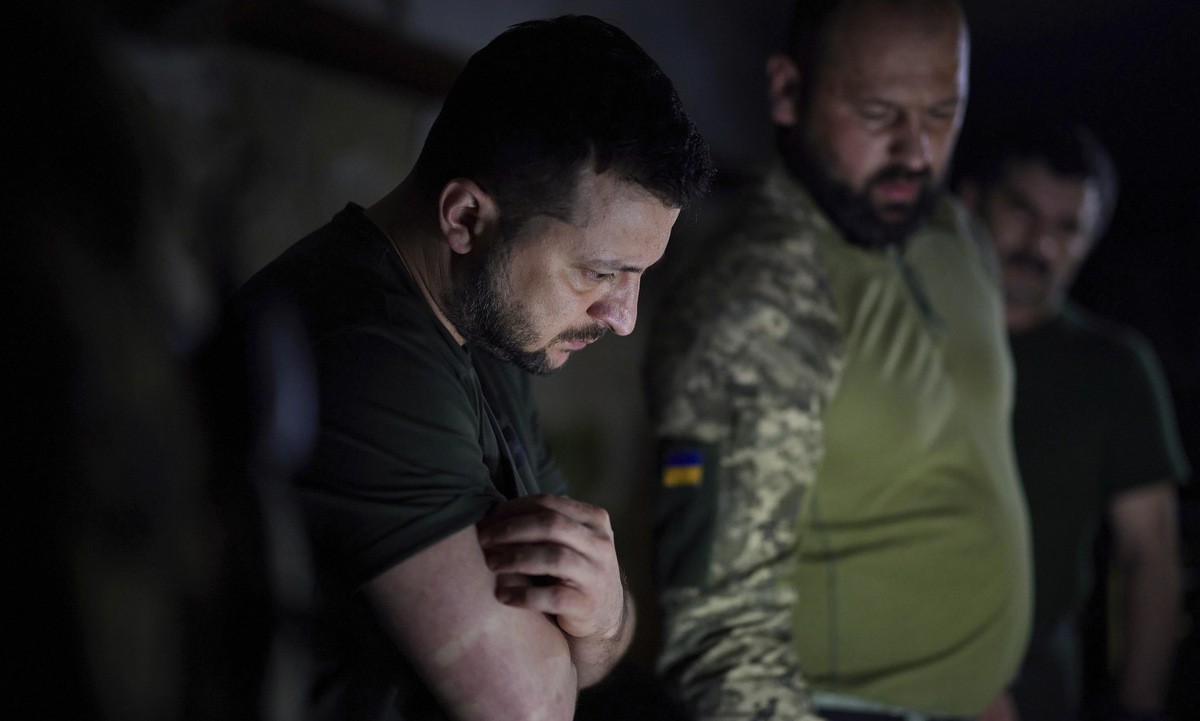 Tổng thống Ukraine nói về điều thua kém Nga, Kiev lại kêu gọi khẩn cấp. (Nguồn: AP)