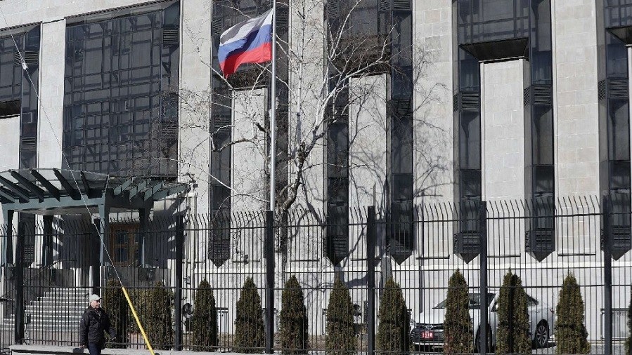 Cử đại diện dự lễ kỷ niệm Quốc khánh Nga, Canada lên tiếng phân trần