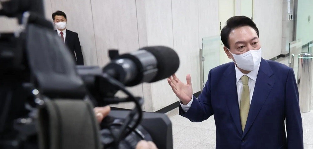 Phản ứng của Tổng thống Hàn Quốc ra sao khi được hỏi về khả năng Triều Tiên thử hạt nhân? (Nguồn: Social News XYZ) Phản ứng của Tổng thống Hàn Quốc ra sao khi được hỏi về khả năng Triều Tiên thử hạt nhân? (Nguồn: Social News XYZ)