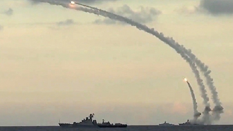 Nga phô diễn sức mạnh quân sự, tướng Ba Lan dọa đánh chặn tên lửa ở biên giới với Ukraine