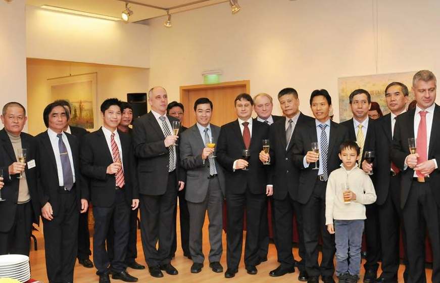 Tri thức làm giàu cho người Việt ở Hungary