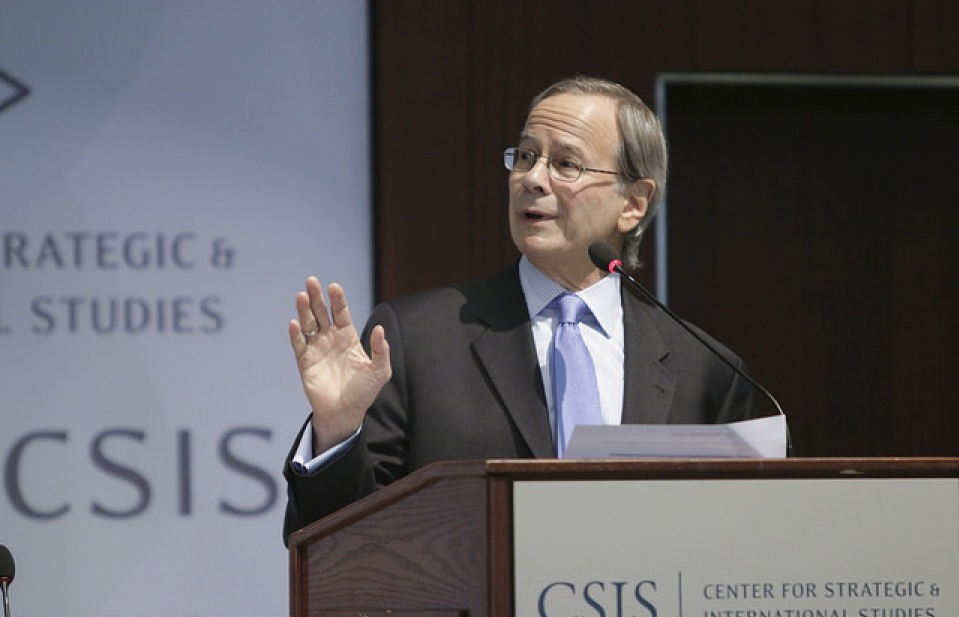 “Chàng David” tại các tòa án quốc tế *